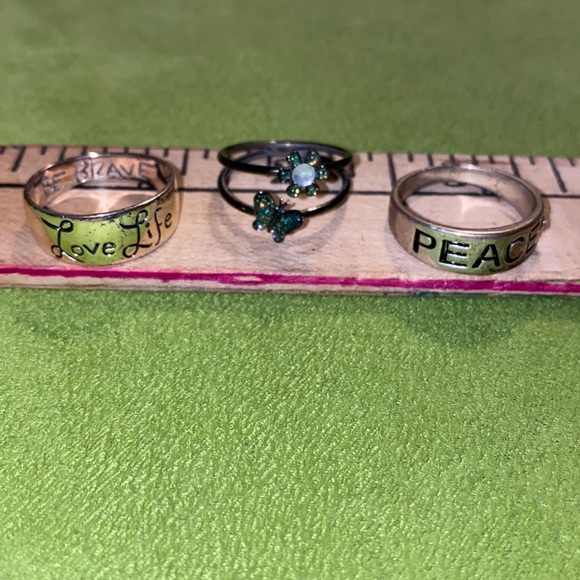 FREE RINGS - Picture 1 of 1